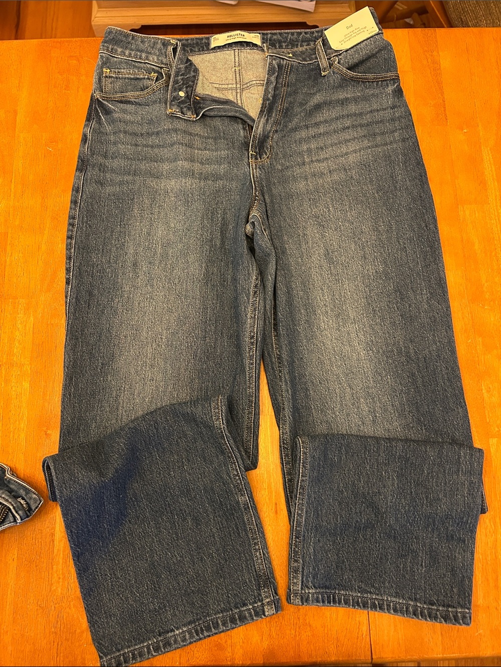 Hollister Ultra High-Rise Dad Jeans